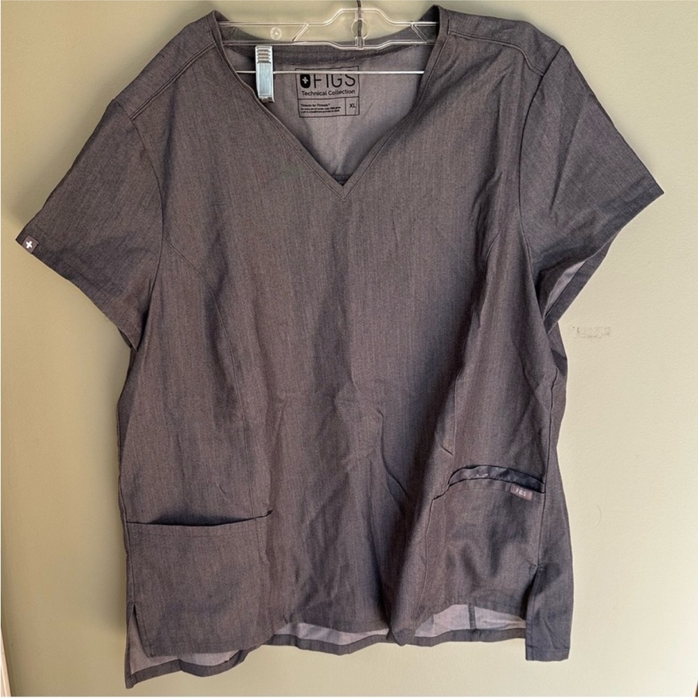 FIGS Women’s Scrub Top Size XL Graphite Gray Tech Collection Gaya Camo 2 pocket